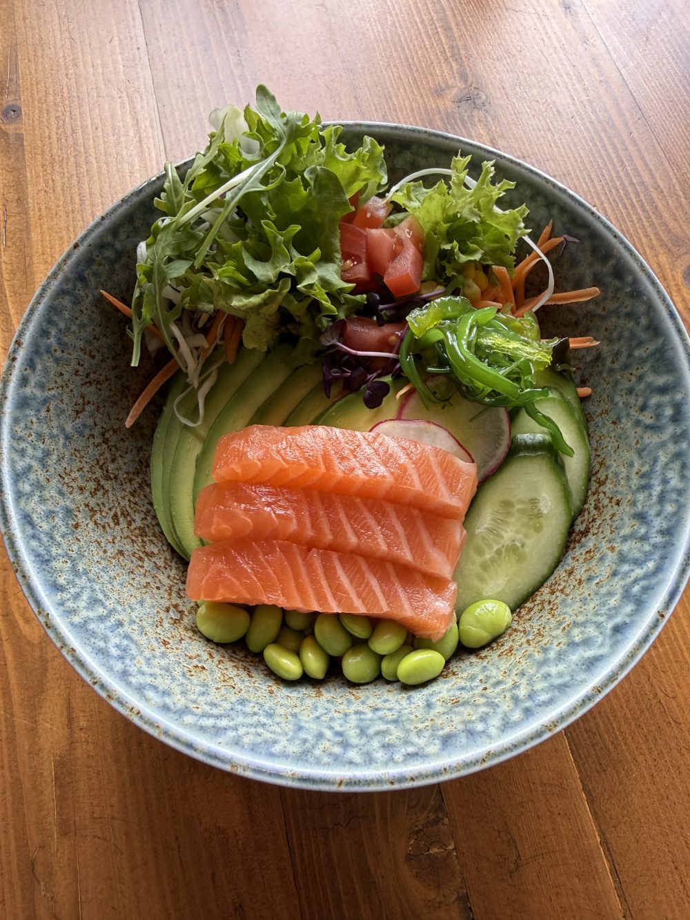 Nami Bowl frische Lachsstücke