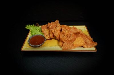 Gebackene Wantan mit Fleischfüllung